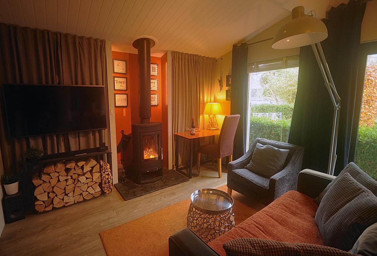 The Cabin Cheltenham Exteriér fotografie